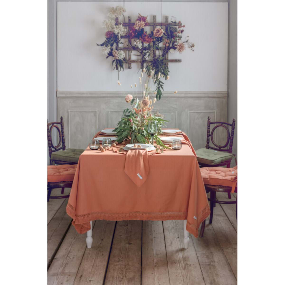 Tovaglia con frange color ruggine