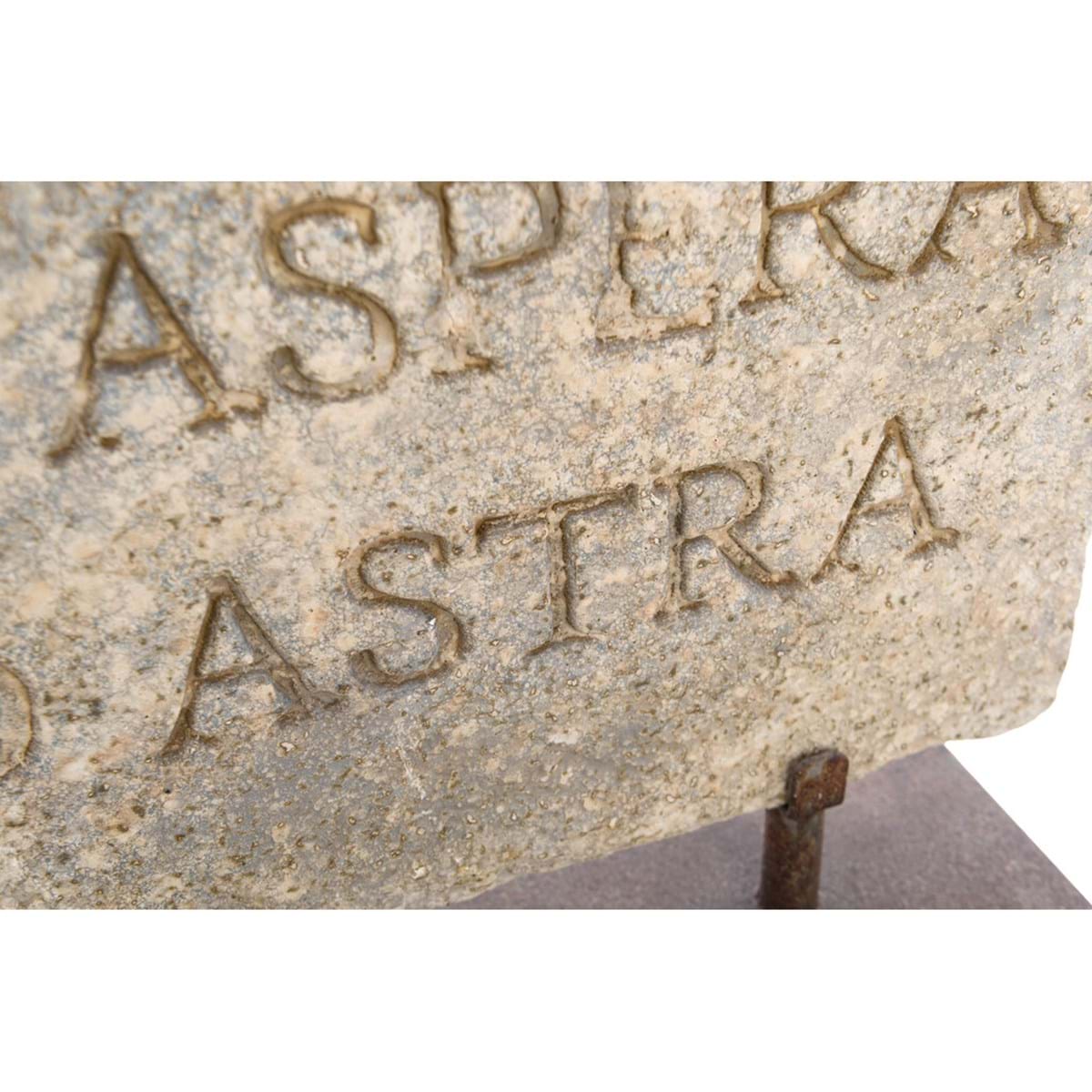 Stele decorativa “Per Espera Ad Astra”
