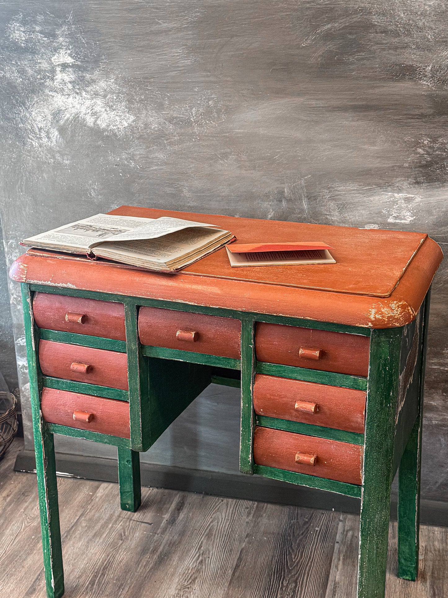 Mobiletto basso con 7 cassettini Vintage
